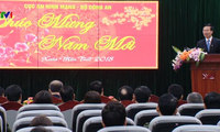 Во Ван Тхыонг поздравил военнослужащих и деятелей литературы с Тэтом