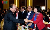 Премьер Вьетнама принял участие в 10-й встрече с инвесторами в провинции Нгеан
