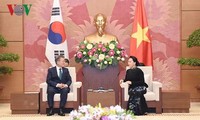 Глава Нацсобрания Вьетнама встретилась с президентом Республики Корея