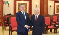 Генсек ЦК КПВ Нгуен Фу Чонг принял президента Республики Корея