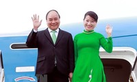 Премьер Вьетнама прибыл в Сингапур для участия в 32-м саммите АСЕАН