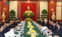 Генсек ЦК НРПЛ, президент Лаоса посешает Вьетнам с визитом