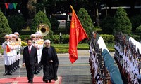 Руководители Вьетнама направили поздравительные телеграммы  иранским коллегам