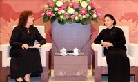 Председатель Нацсобрания Нгуен Тхи Ким Нган приняла зампредседателя Госдумы РФ