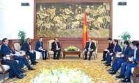 Премьер Вьетнама принял И.о. генсека ЛДПЯ и инвесторов НПЗ «Нгишон»