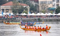 В Ханое открылся фестиваль гонок на лодках в виде драконов  2019 года