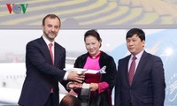 Нгуен Тхи Ким Нган приняла участие в церемониях передачи самолёта и открытия офиса FPT в Тулузе