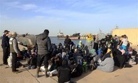 Глава МВД Италии уверен в присутствии террористов на судах с мигрантами из Ливии