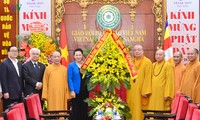 Нгуен Тхи Ким Нган посетила Административный совет Вьетнамской буддийской сангхи