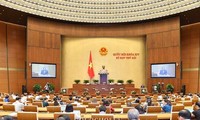 Нацсобрание Вьетнама обсуждает социально-экономическое положение страны