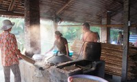 Промысел по приготовлению блюда «хутиеу» в деревне Кайранг