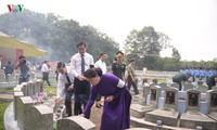 Нгуен Тхи Ким Нган приняла участие в церемонии перезахоронения останков павших фронтовиков в Тэйнине
