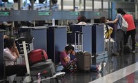Аэропорт Гонконга снова отменил регистрацию отъезжающих из-за протестов