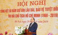 Нгуен Суан Фук принял участие в конференции, посвященной 50-летию сохранения тела Президента Хо Ши Мина