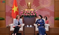 Нгуен Тхи Ким Нган приняла группу парламентариев за французско-вьетнамскую дружбу