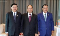 Премьер Вьетнама провел встречи на полях 35-го саммита АСЕАН
