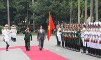 Министр обороны США находится во Вьетнаме с официальным визитом