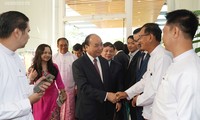 Нгуен Суан Фук посетил инвестиционные объекты вьетнамских предприятий в Мьянме