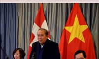 Чыонг Хоа Бинь встретился с представителями вьетнамской диаспоры в Швейцарии