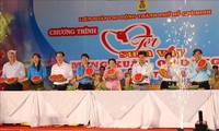 Во Вьетнаме проходят различные мероприятия, направленные на заботу о малоимущих людях во время Тэта