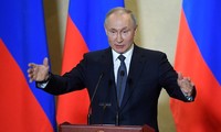 Президент РФ Владимир Путин не исключил, что может пойти на новый срок