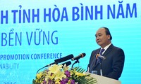 Nguyen Xuan Phuc à la conférence de promotion de l’investissement à Hoa Binh