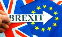 Brexit: première rencontre entre Michel Barnier et David Davis à Bruxelles