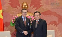 Phung Quoc Hien reçoit une délégation du Conseil des affaires US - ASEAN