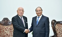 Nguyen Xuan Phuc reçoit le conseiller spécial du gouvernement japonais