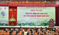 Nguyen Xuan Phuc à l’Académie des Sciences et des Technologies du Vietnam