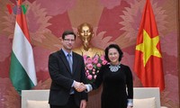 Nguyen Thi Kim Ngan rencontre le vice-président du parlement  hongrois