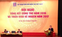 Trinh Dinh Dung à la conférence bilan de 2016 de PetroVietnam