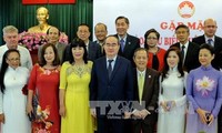 Nguyen Thien Nhan rencontre la diaspora