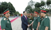 Le président Tran Dai Quang présente ses voeux à la 9ème zone militaire