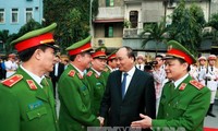 Nguyen Xuan Phuc présente ses vœux à la brigade motorisée 