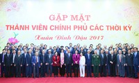 Nguyen Xuan Phuc rencontre d’anciens membres du gouvernement