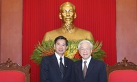 Les dirigeants vietnamiens reçoivent le maire de Vientiane
