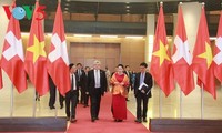 Vietnamiens et Suisses intensifient leur coopération législative