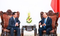 Nguyen Xuan Phuc reçoit le nouvel ambassadeur mongol 