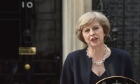 Theresa May accuse l'UE de vouloir influencer le résultat des législatives