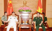 Renforcer la coopération entre les marines vietnamiennes et chinoises