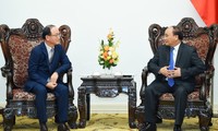 Le directeur général de Samsung Vietnam reçu par Nguyen Xuan Phuc