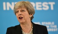 Royaume-Uni: Theresa May veut limiter l'immigration hors UE