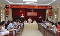 Trân Hông Hà inspecte les localités sinistrées à Yên Bai et Son La