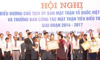 Conférence honorant des cadres du Front de la patrie du Vietnam
