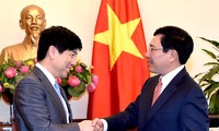 Le secrétaire d’état japonais aux affaires étrangères reçu par Pham Binh Minh