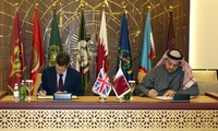 Inquiétude et diplomatie poussent le Qatar à acheter plus d'armes