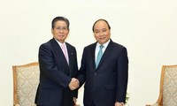 Le Premier ministre reçoit des hôtes sud-coréen, japonais et omanais