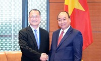 Le chef du gouvernement vietnamien reçoit le président du groupe Sunwah