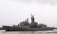 Trois navires de la Marine royale australienne en visite à Hô Chi Minh-ville